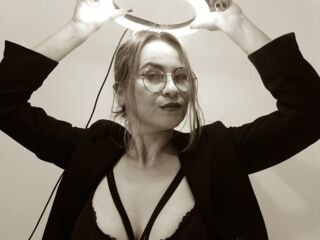 cam girl spreading pussy ScarletHanistom