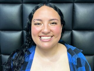 camslut showing pussy Skyblack