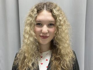 naked girl with cam masturbating SueHolt