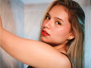 fingering cam slut SusieJohns