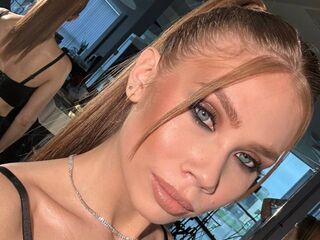 cam show TawnyaCarwell