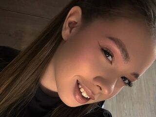 girl topless chat TessaSun