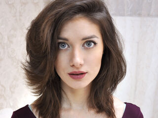 masturbating camgirl TinaCure