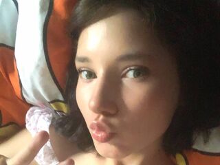 naked camgirl fingering pussy TommieSanjuan