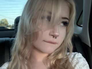 camgirl masturbating with sex toy VerlieRentar