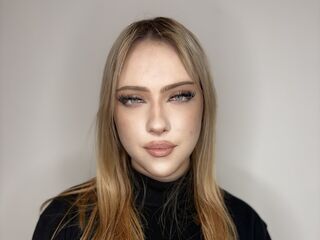 naked cam girl masturbating VirgieJanosek