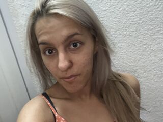 camwhore shaved pussy lizzielizzie